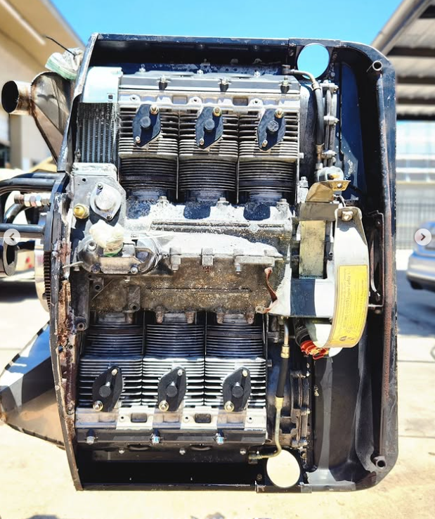 Same 911 S engine after dry ice cleaning, cooling fins fully exposed and the magnesium block restored